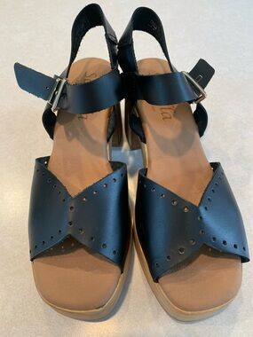 So Ella Black Leather Ankle Strap Sandals Made in Spain Women’s Size 8